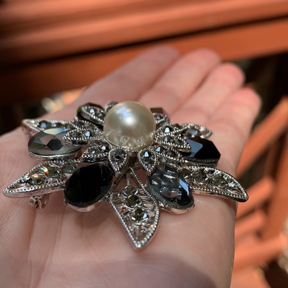 Premier Designs Broach, can also be worn as a necklace - Picture 10 of 12